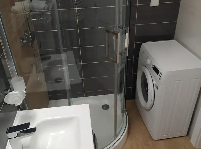 Elvira, Grunwaldzka 12c *